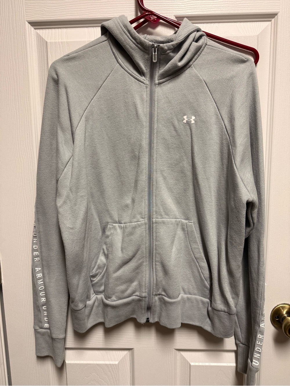Outfit- Under Armour- Light Gray